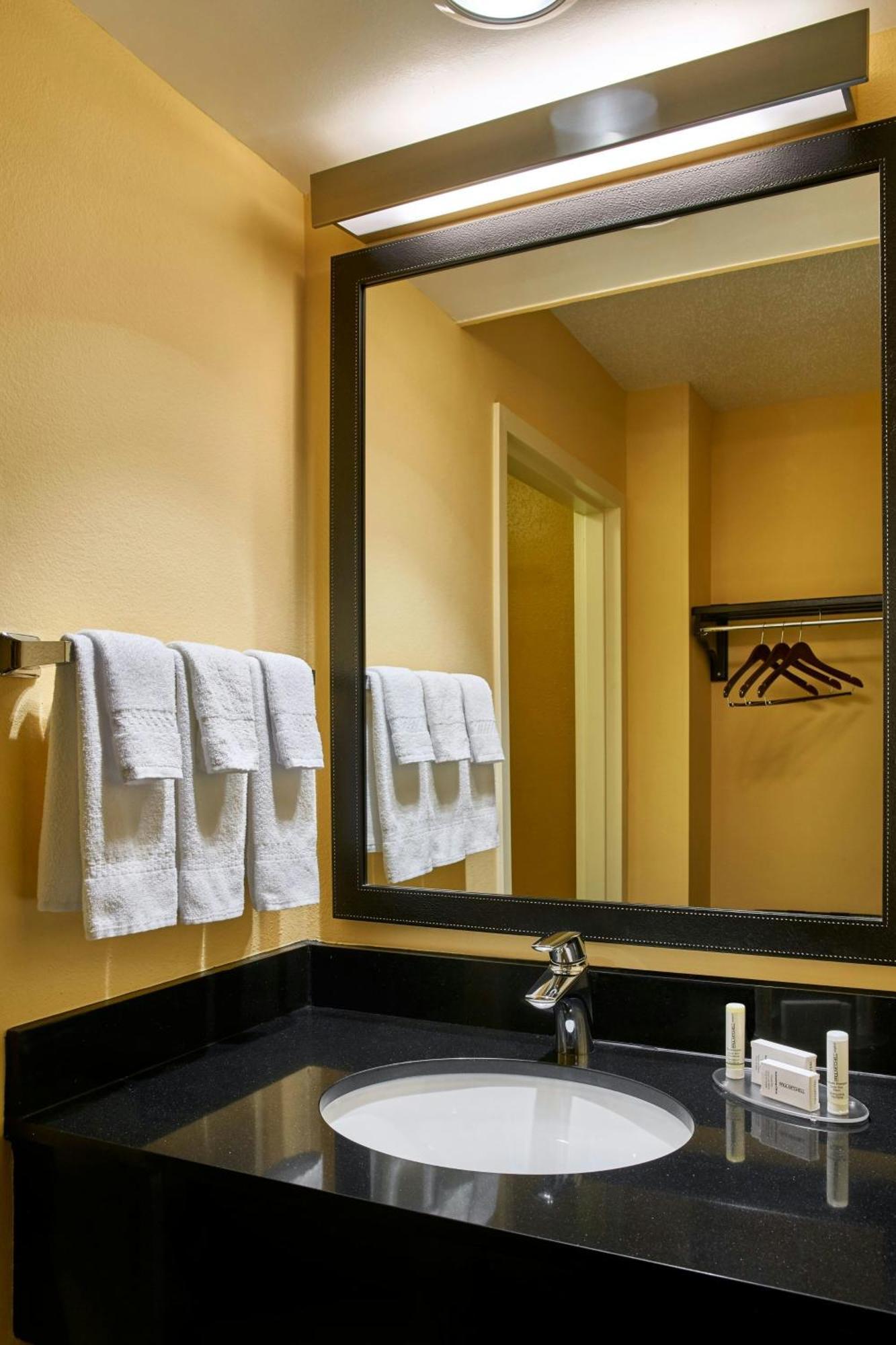 Fairfield Inn Myrtle Beach Broadway At The Beach Dış mekan fotoğraf